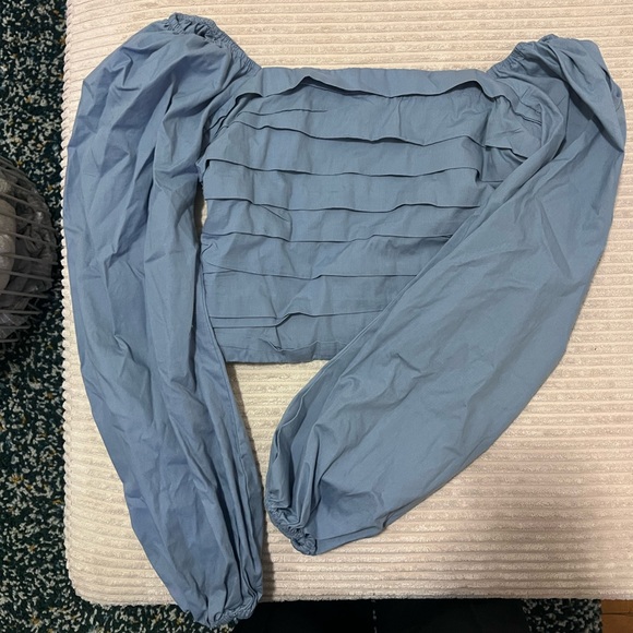 Abercrombie & Fitch Tops - Abercrombie Blue Long Sleeve ruched Top